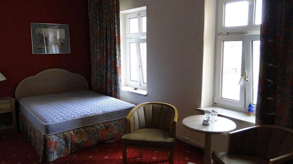 Hotel Dallgow Kültér fotó