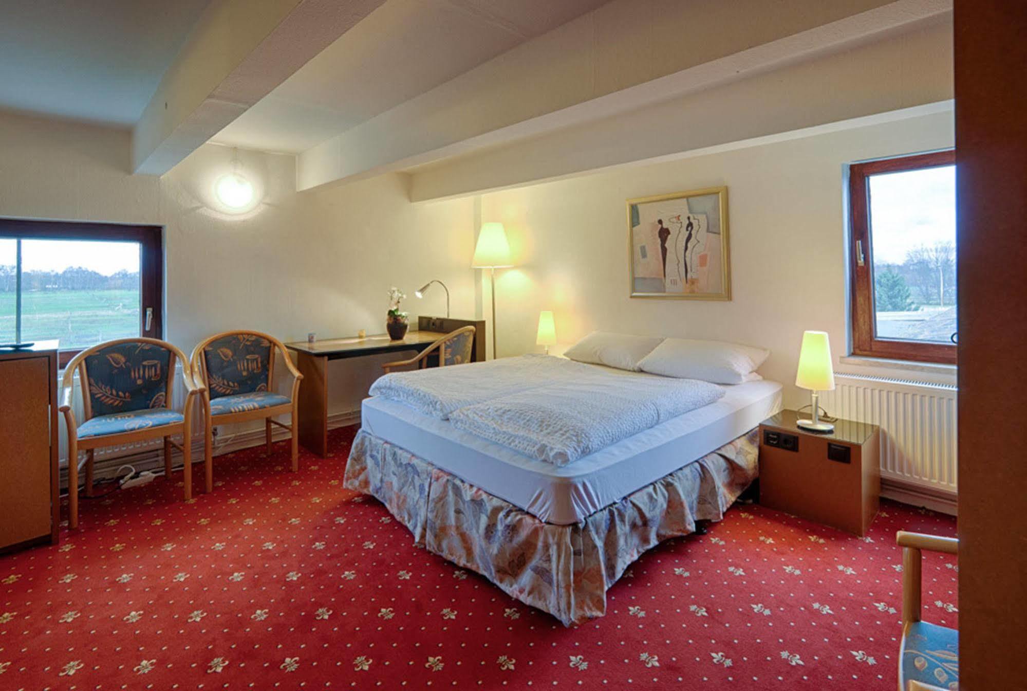 Hotel Dallgow Kültér fotó