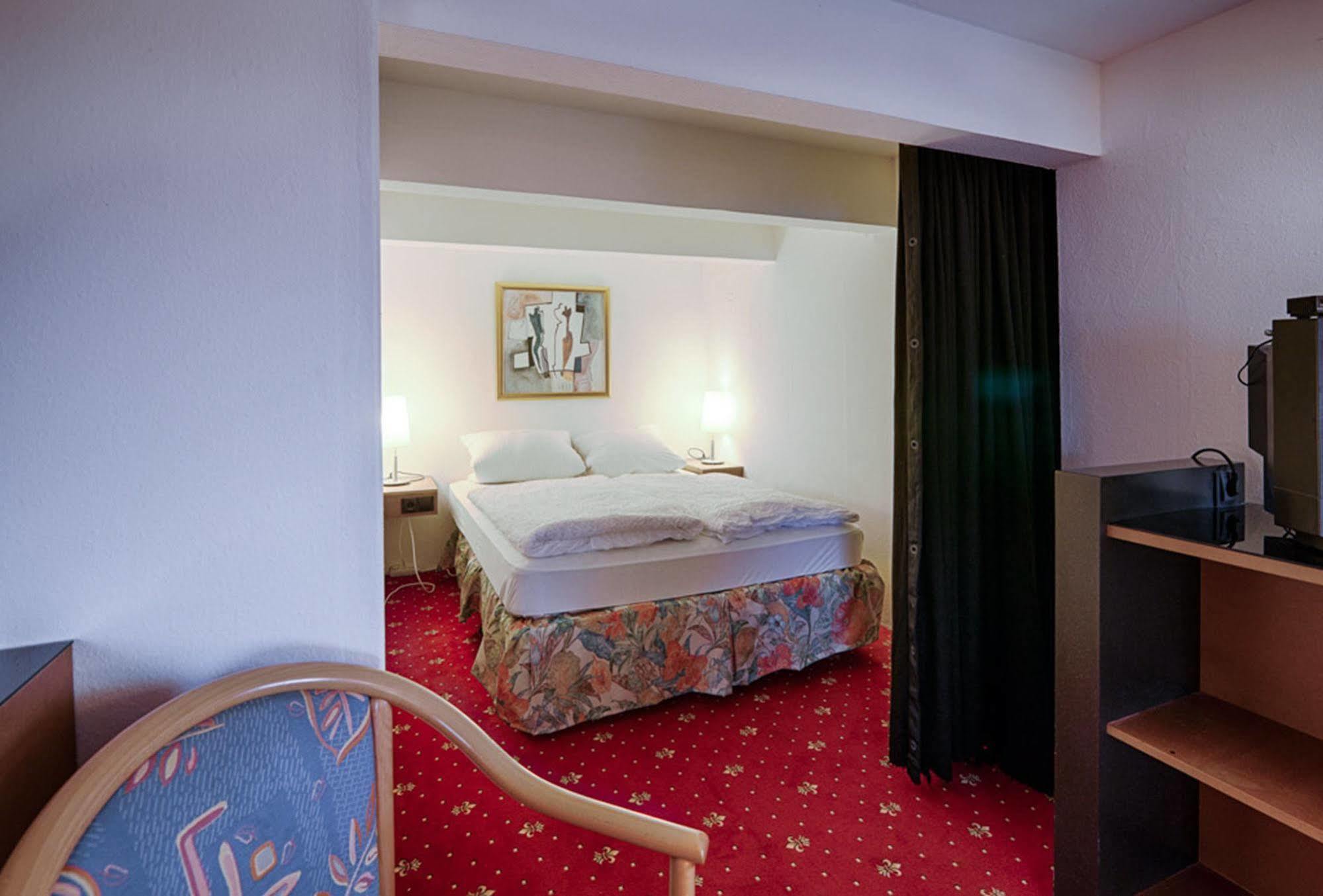 Hotel Dallgow Kültér fotó